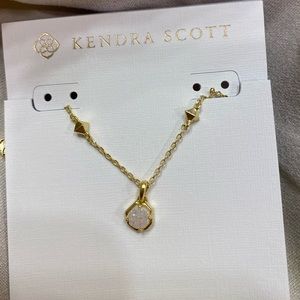 KENDRA SCOTT NOLA SHORT NECKLACE